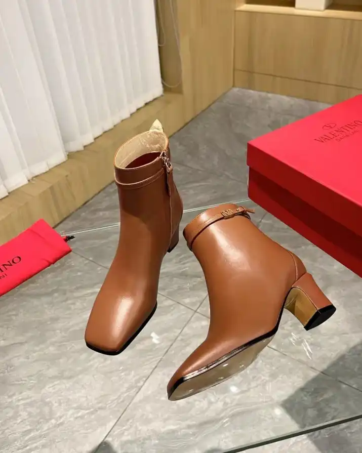 hype Valentino High Heels