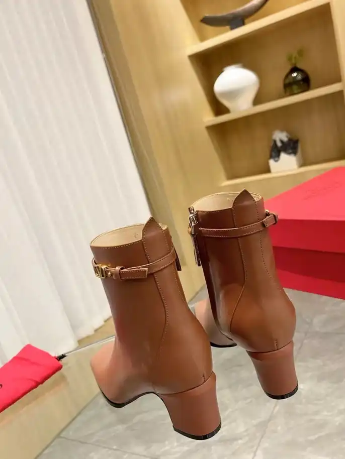 hype Valentino High Heels