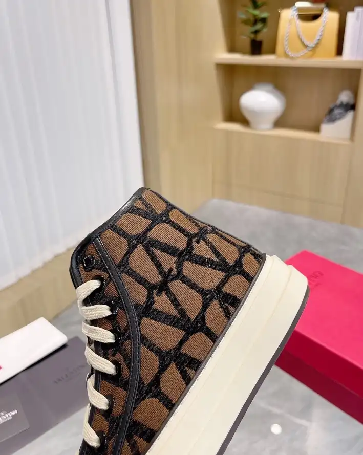 hype Valentino Casual Shoes