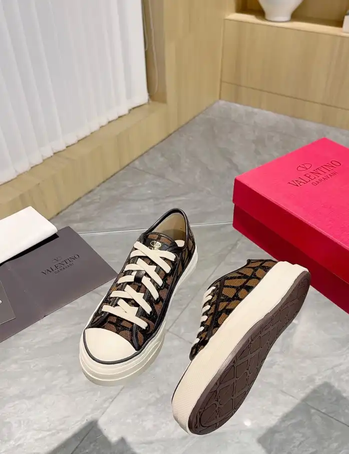 hype Valentino Casual Shoes