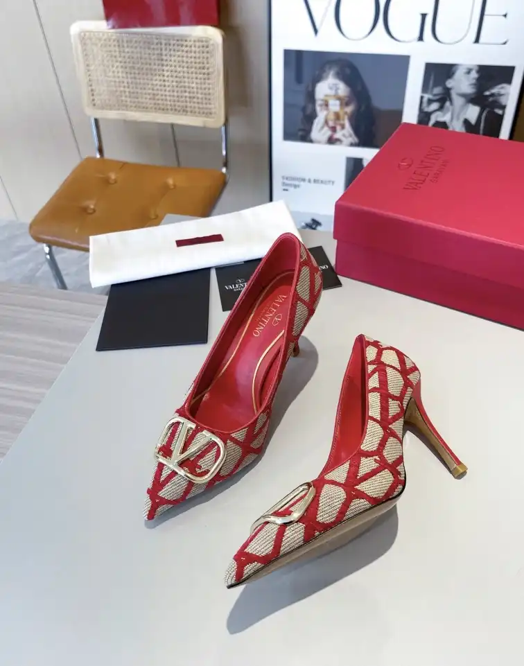 hype Valentino High Heels