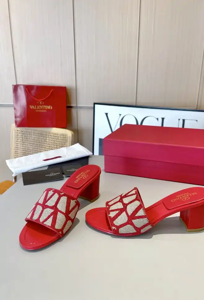 hype Valentino Sandals