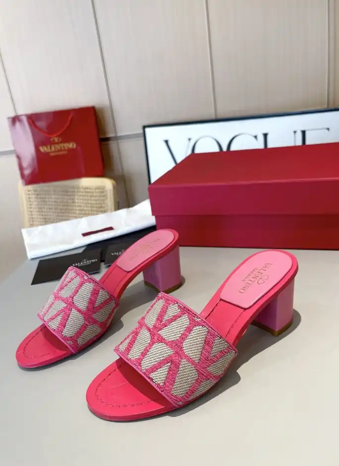 hype Valentino Sandals