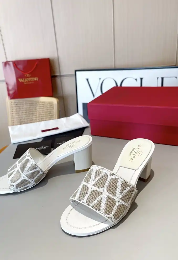 hype Valentino Sandals