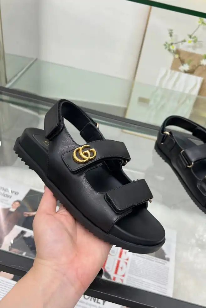 hype Gucci Sandals