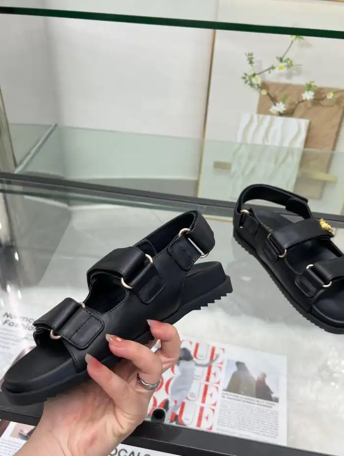 hype Gucci Sandals