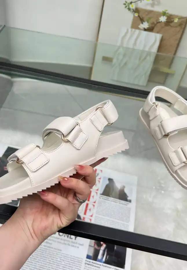 hype Gucci Sandals