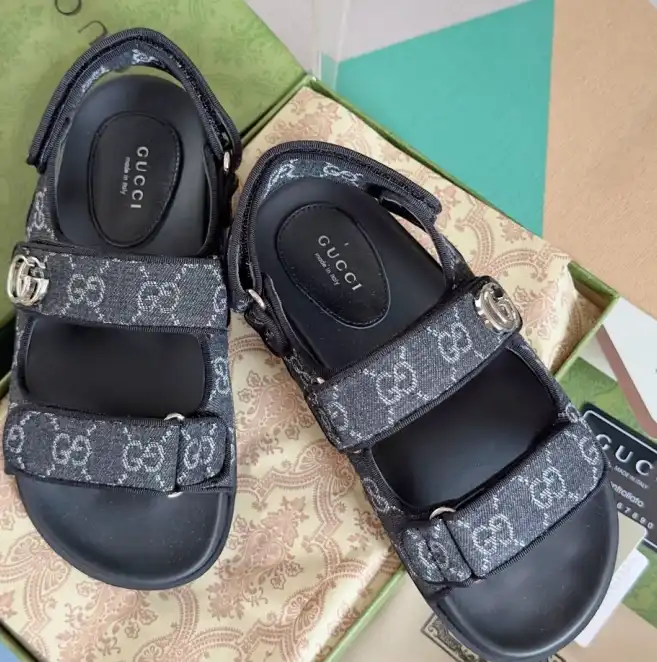 hype Gucci Sandals