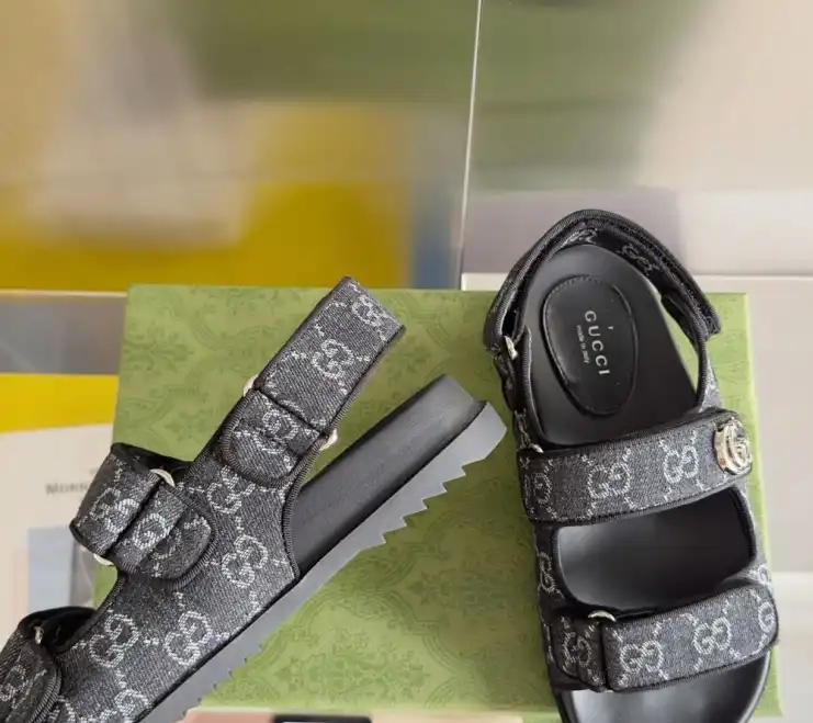 hype Gucci Sandals