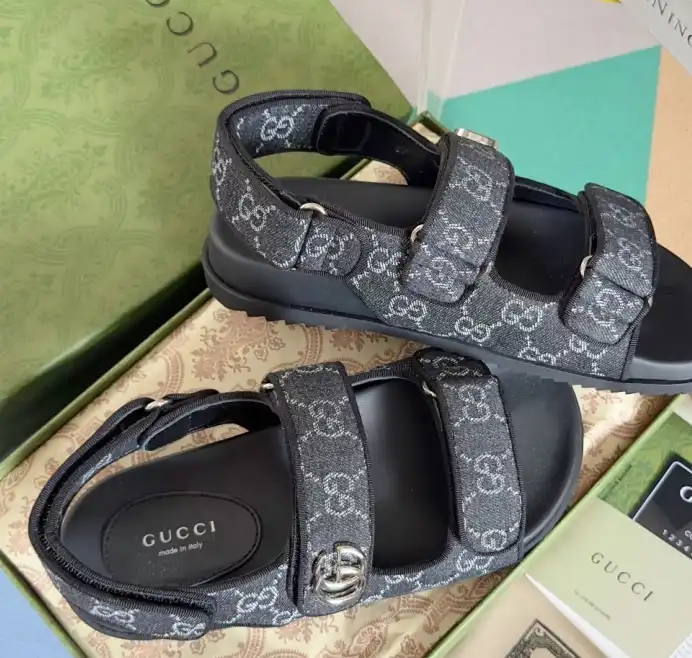 hype Gucci Sandals