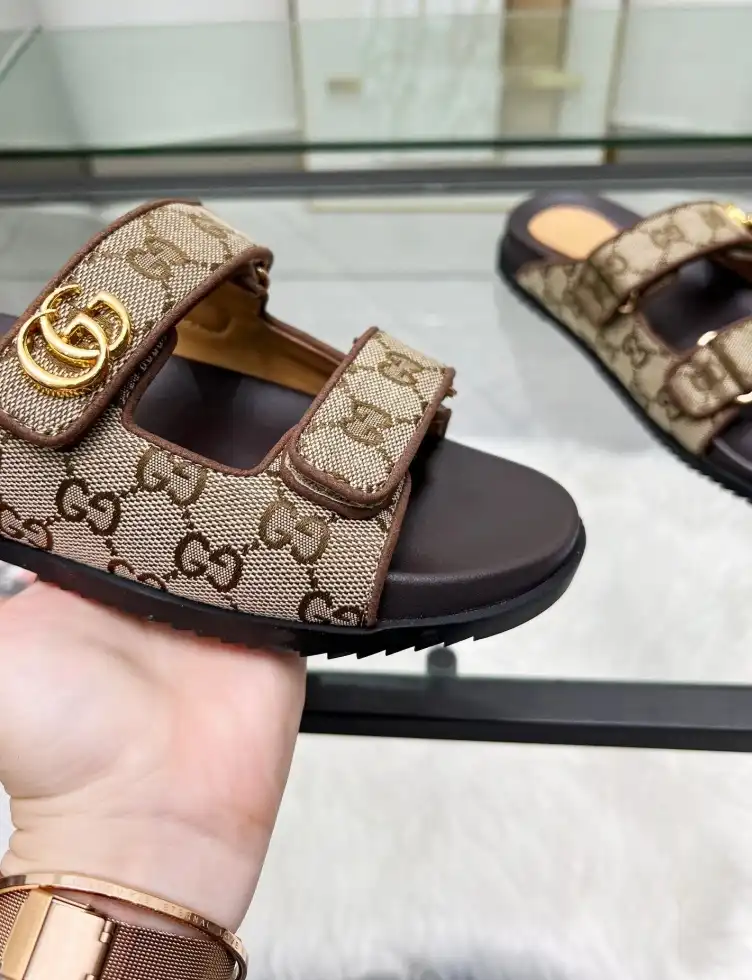 hype Gucci Sandals