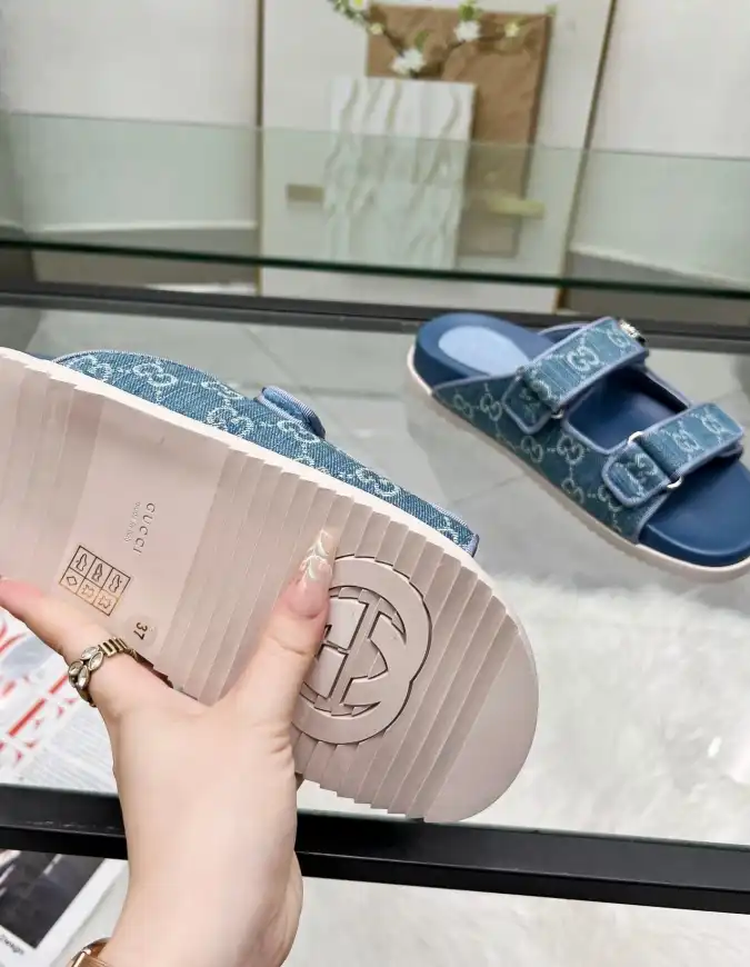 hype Gucci Sandals