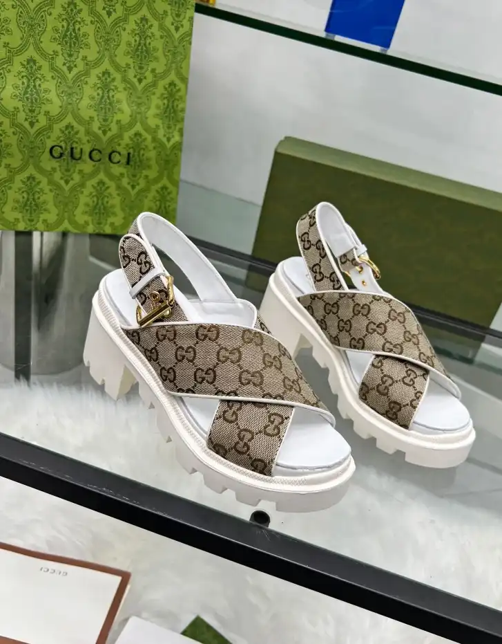 hype Gucci Sandals