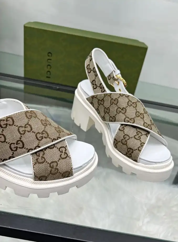 hype Gucci Sandals