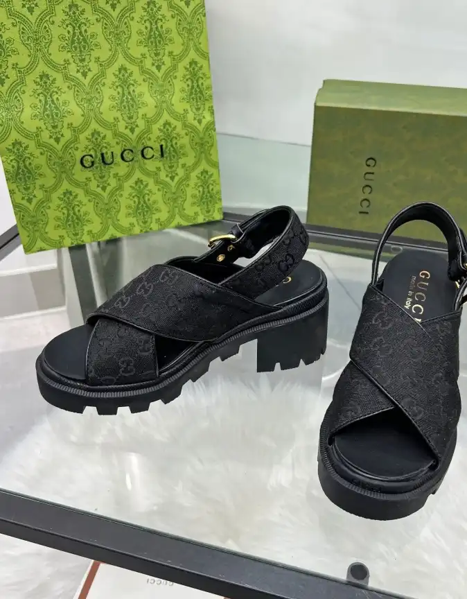 hype Gucci Sandals