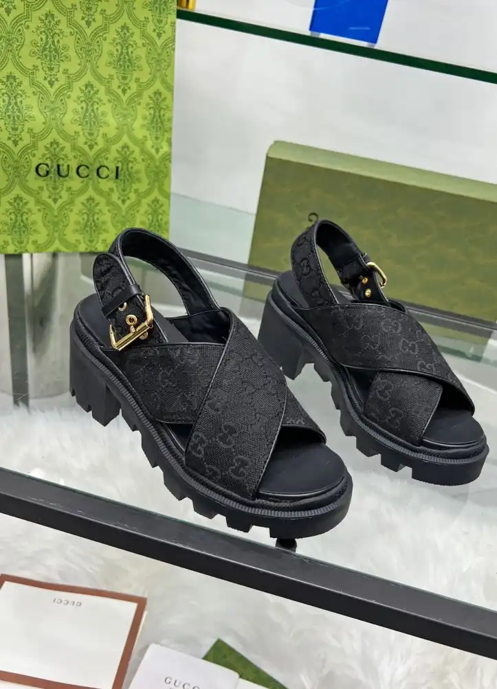 hype Gucci Sandals