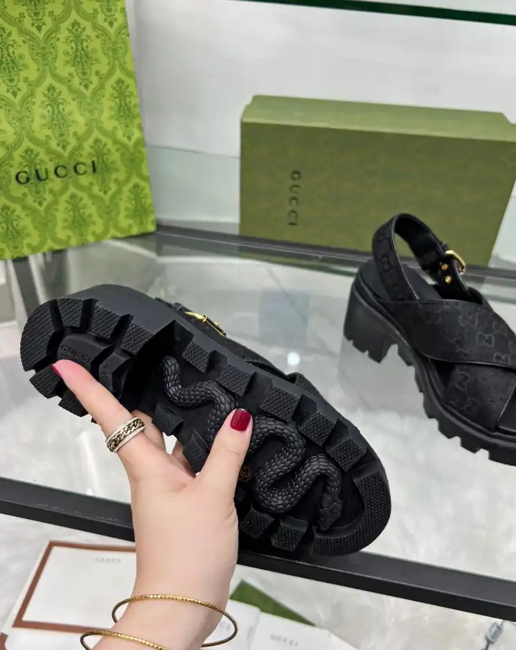 hype Gucci Sandals