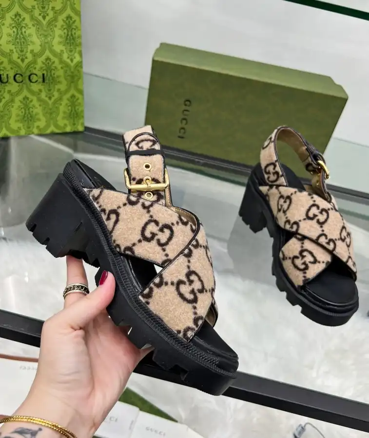 hype Gucci Sandals