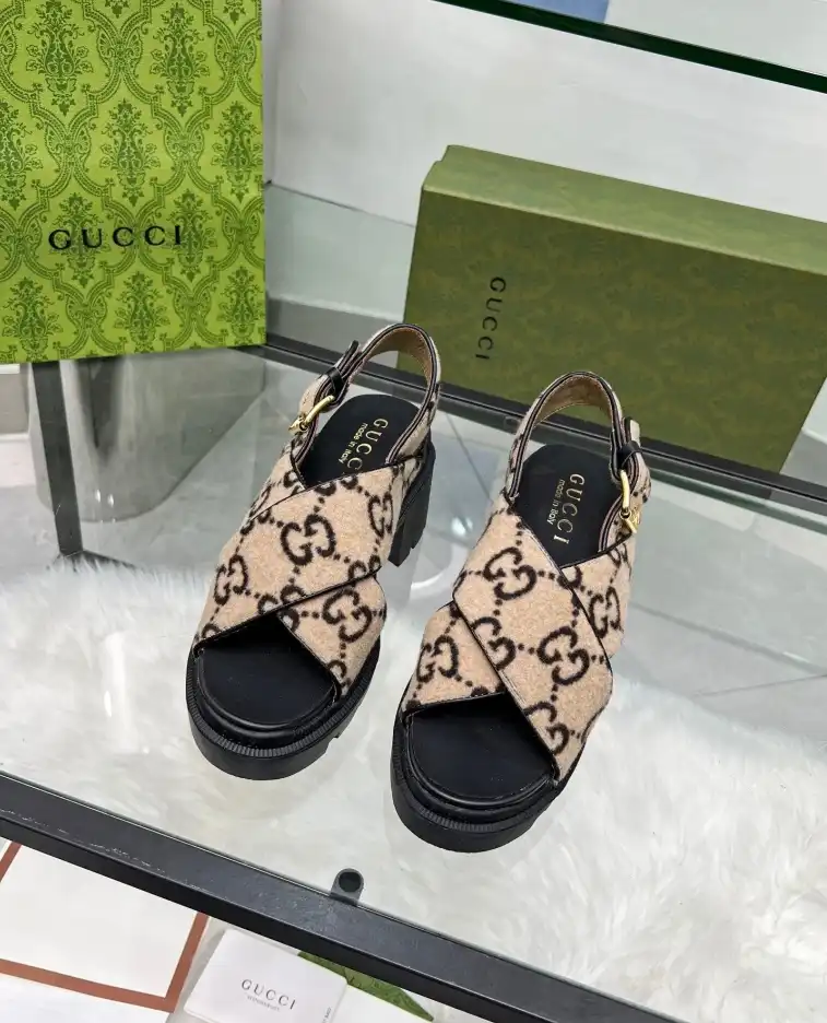 hype Gucci Sandals