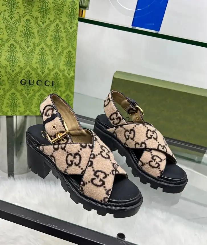 hype Gucci Sandals