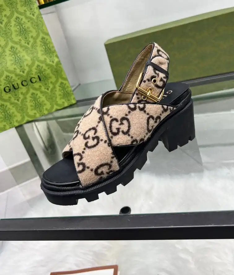 hype Gucci Sandals