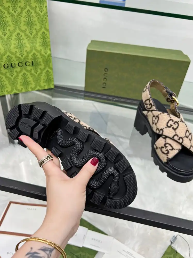 hype Gucci Sandals