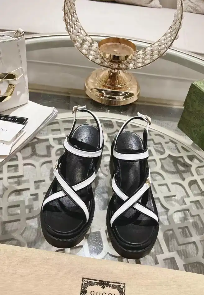 hype Gucci Sandals