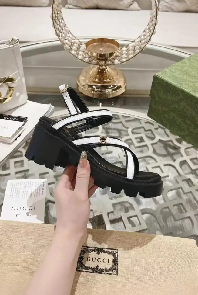 hype Gucci Sandals