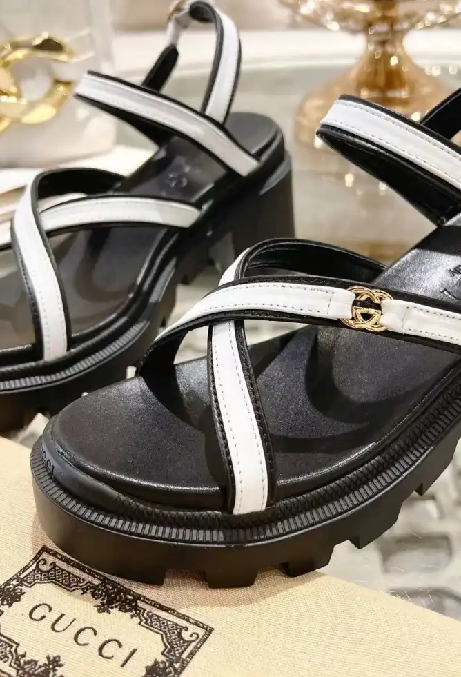 hype Gucci Sandals