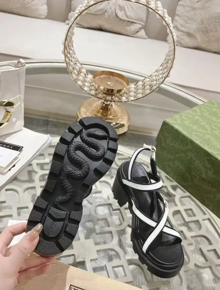 hype Gucci Sandals