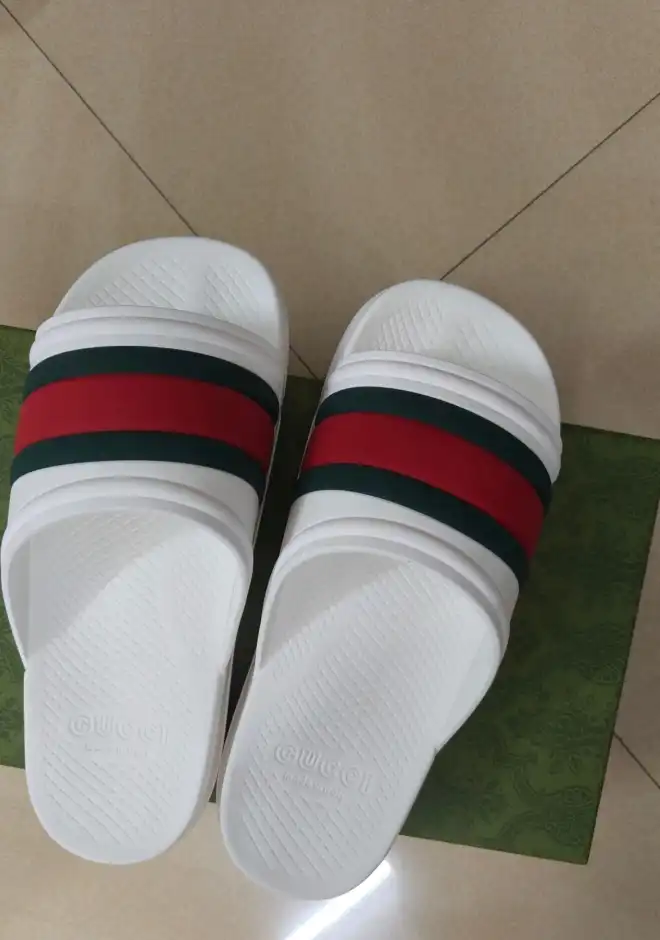 hype Gucci Slippers