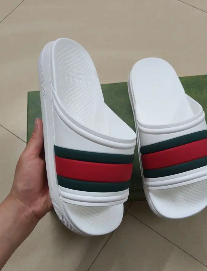 hype Gucci Slippers