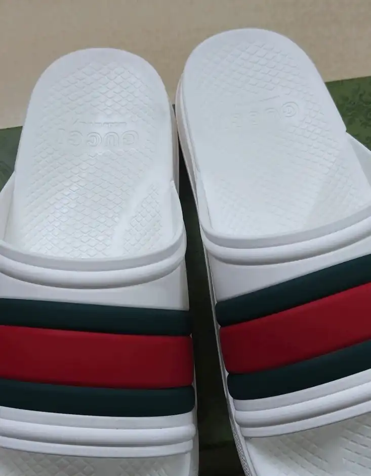 hype Gucci Slippers