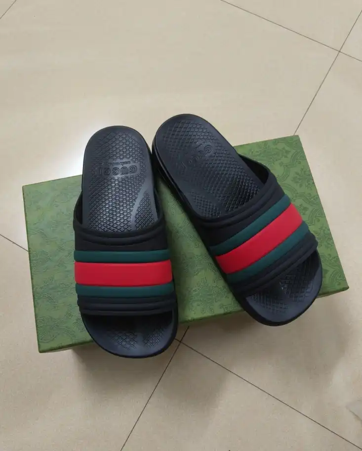 hype Gucci Slippers