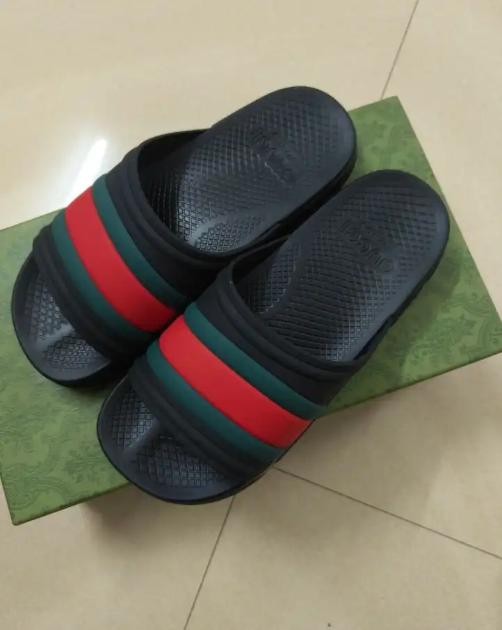 hype Gucci Slippers