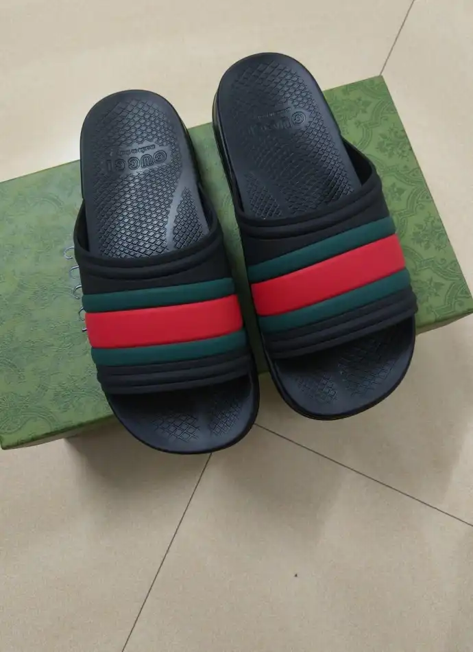 hype Gucci Slippers