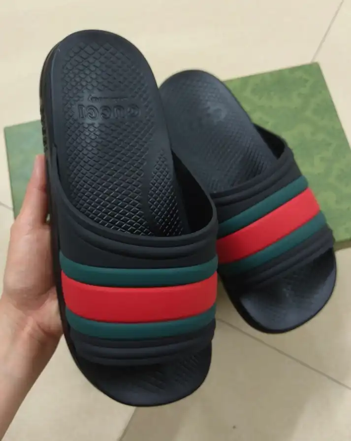 hype Gucci Slippers