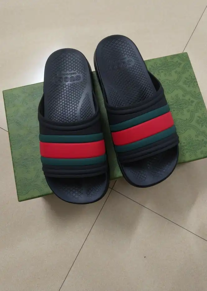 hype Gucci Slippers