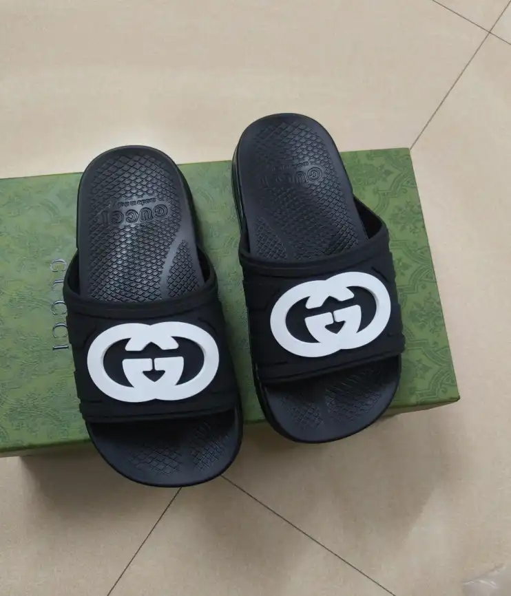 hype Gucci Slippers