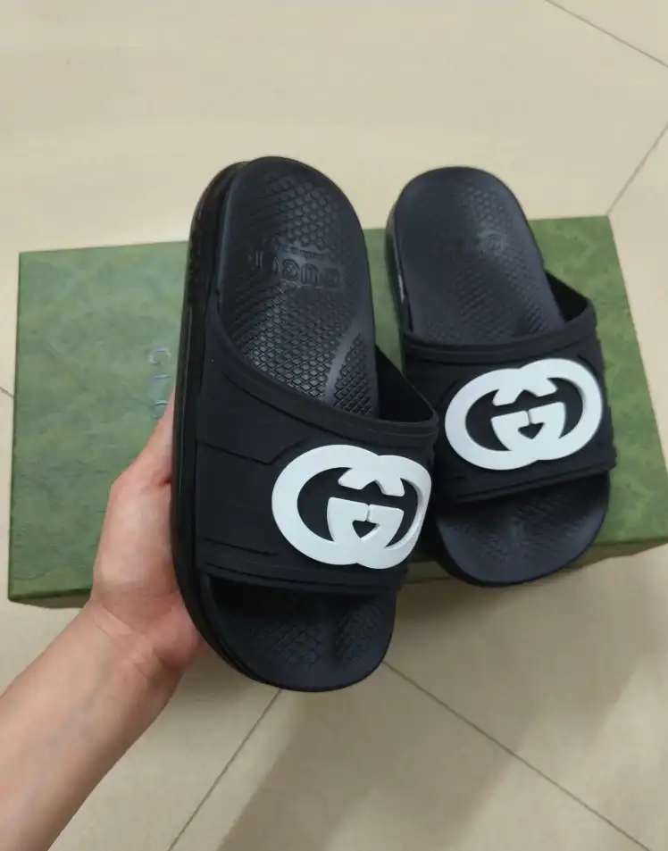 hype Gucci Slippers