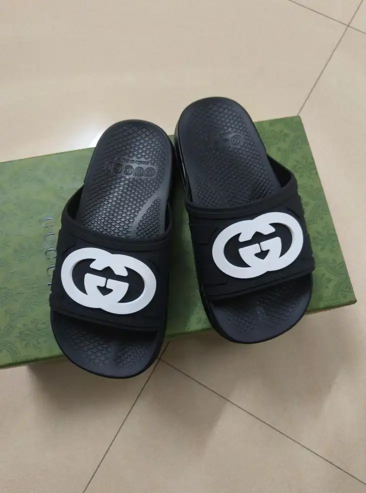 hype Gucci Slippers