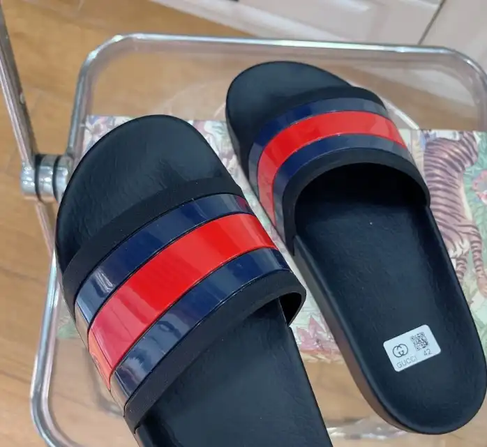 hype Gucci Slippers