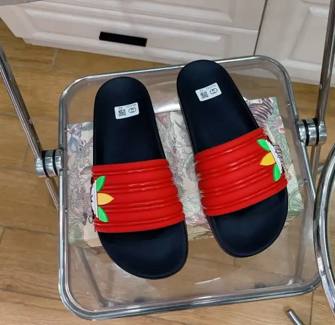 hype Gucci Slippers