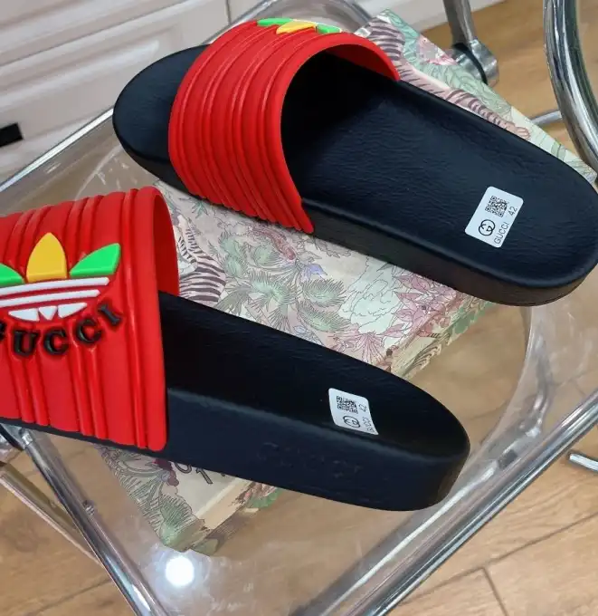 hype Gucci Slippers