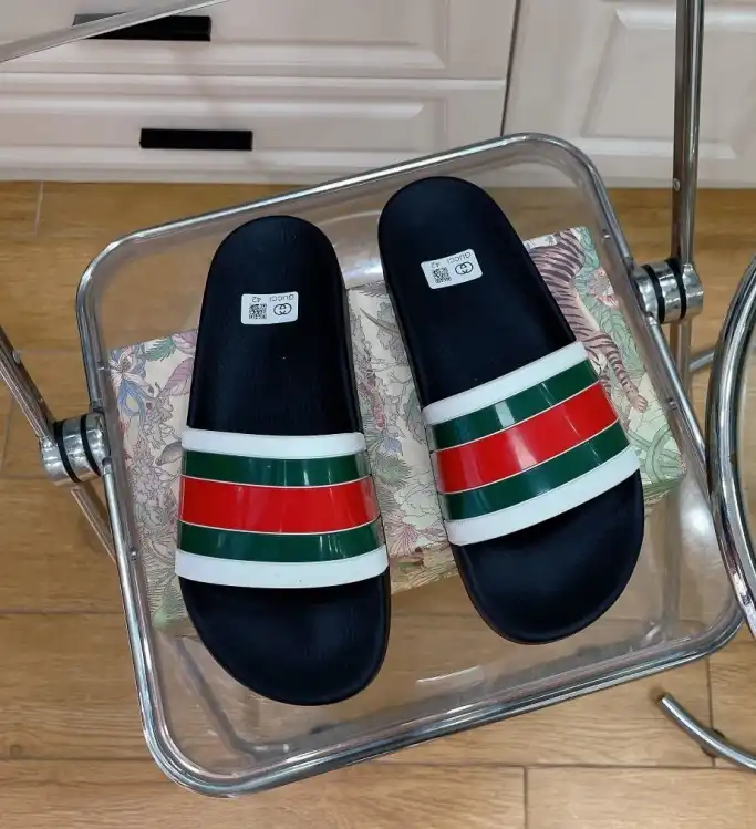 hype Gucci Slippers