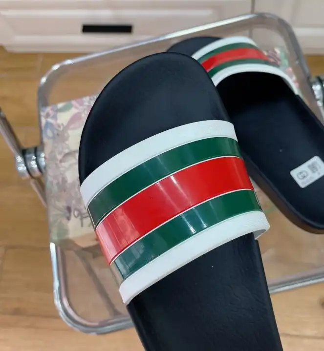 hype Gucci Slippers