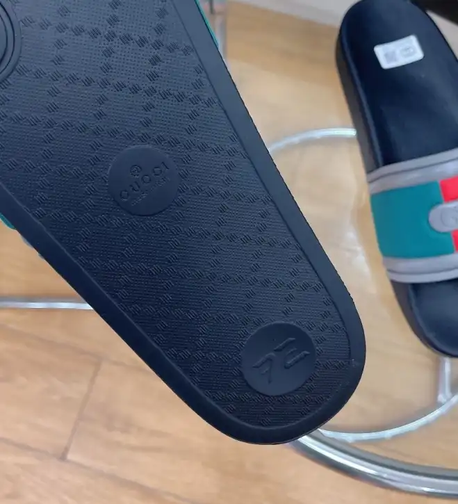 hype Gucci Slippers