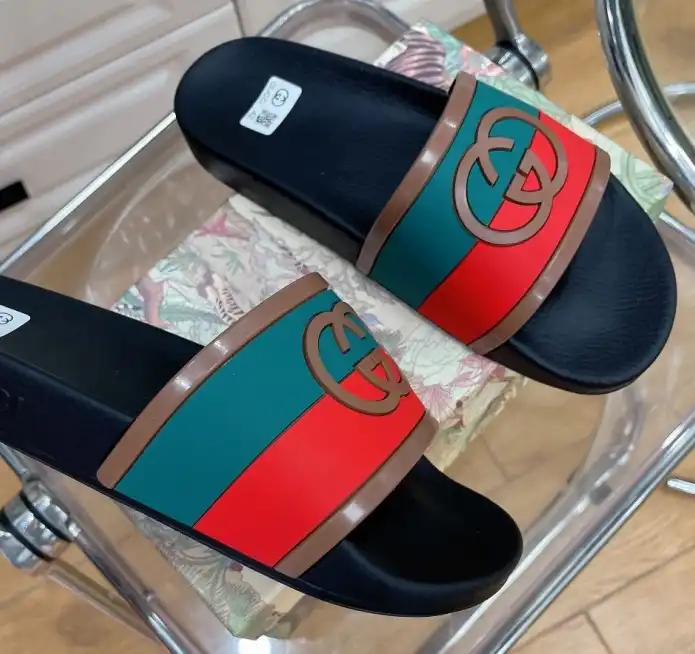 hype Gucci Slippers