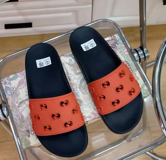 hype Gucci Slippers