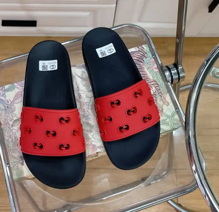 hype Gucci Slippers